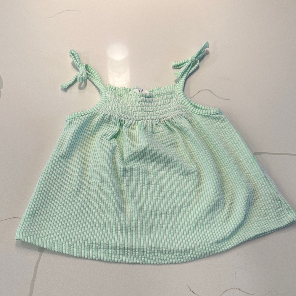 Gap baby seersucker tank top white neon green size 4 💚🤍
